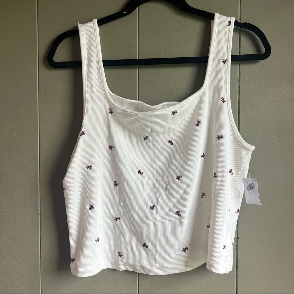 NWT Old Navy White Sleeveless Fitted Tank Top Size Xl